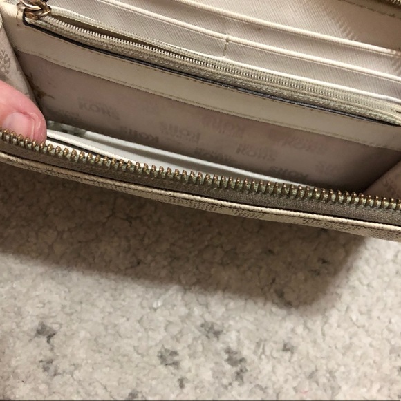 Wallet - Picture 7 of 8